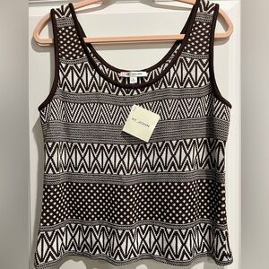 St. John Cocoa  and Bright White Patterned Shell